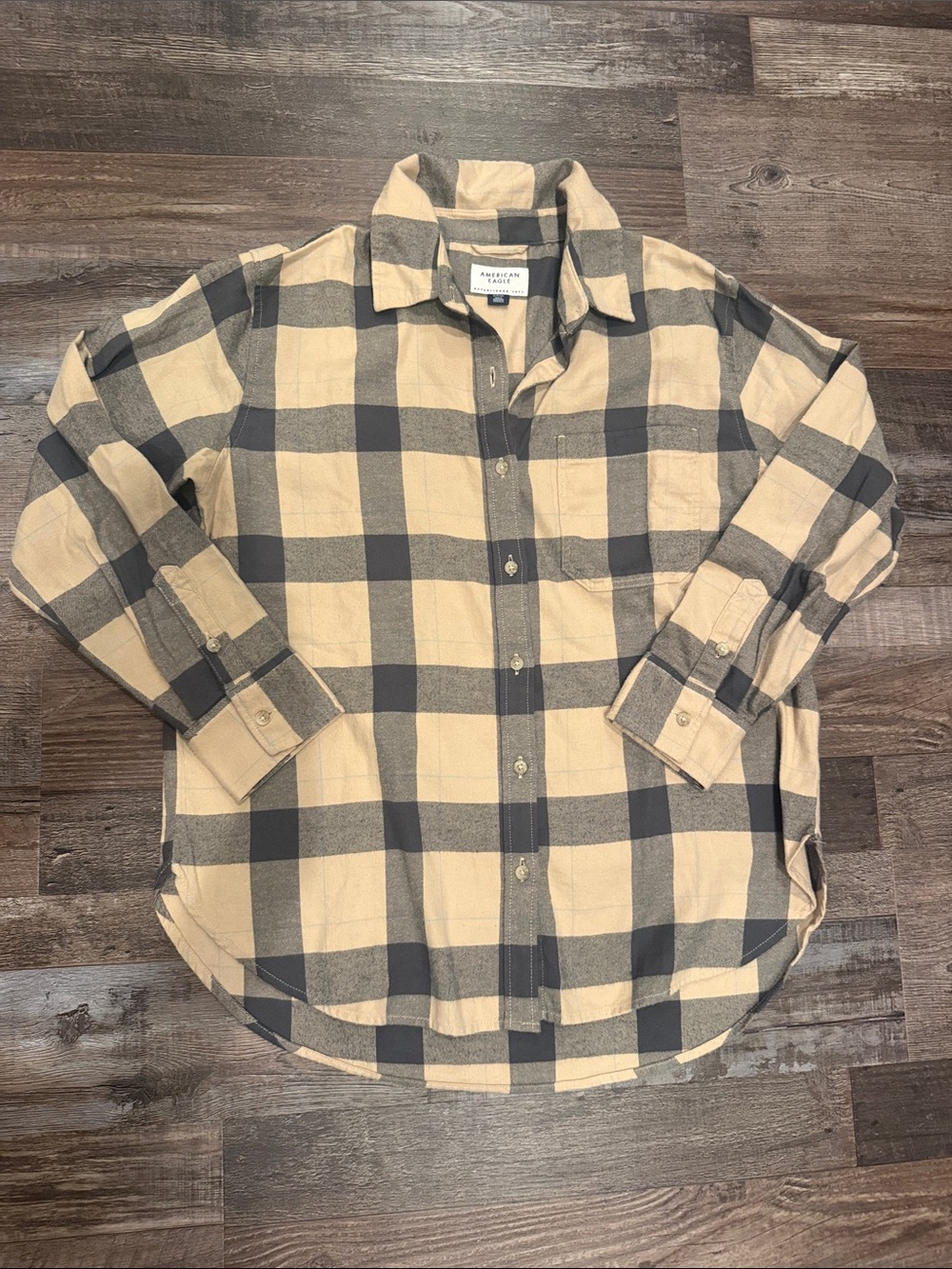 American Eagle Outfitters Tan and Gray Large Plaid Button-Down Shirt